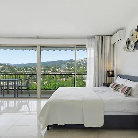 Ξενοδοχείο με διαμερίσματα Cannes Marina 4*