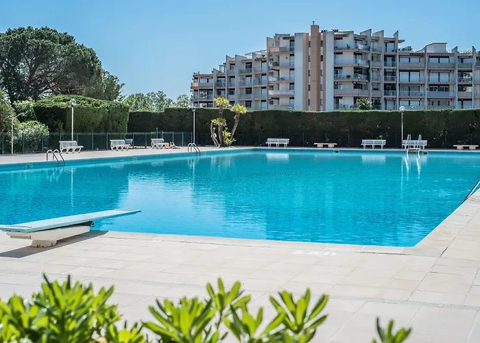 Cannes Marina Aparthotel Mandelieu