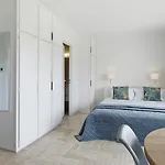 Cannes Marina Апарт-отель Мандельё-ла-Напуль