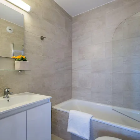 Cannes Marina Aparthotel