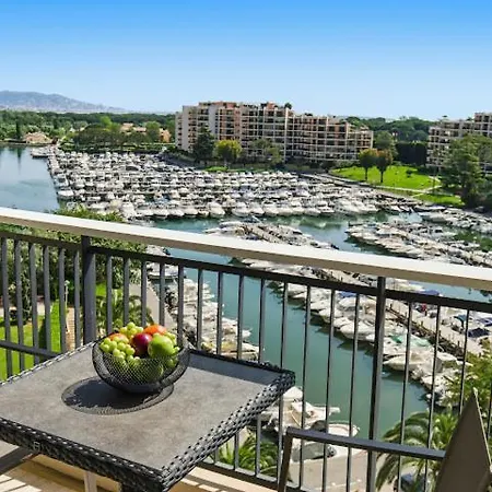 Cannes Marina Apartmanhotel Mandelieu