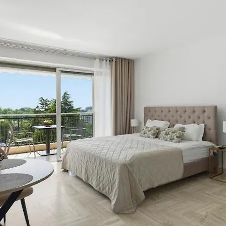 Cannes Marina Apartmanhotel 4*