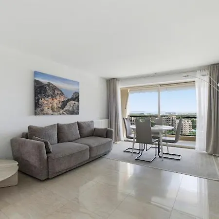Apartmanhotel Cannes Marina 4*