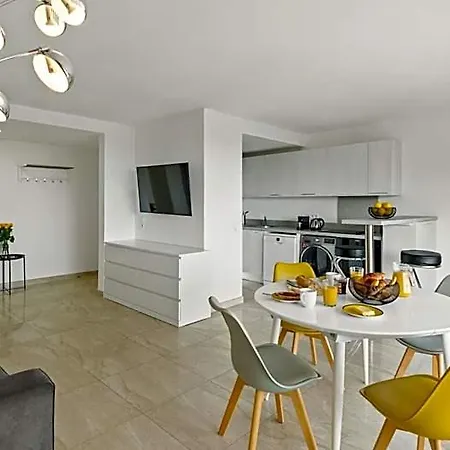 Cannes Marina Aparthotel 4*