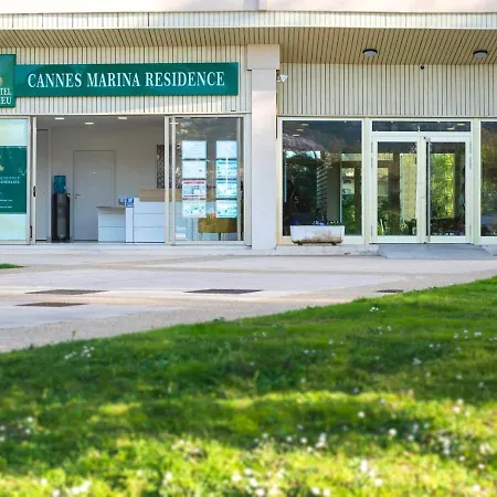 Cannes Marina -