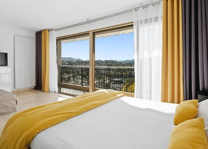 Cannes Marina アパートホテル Mandelieu