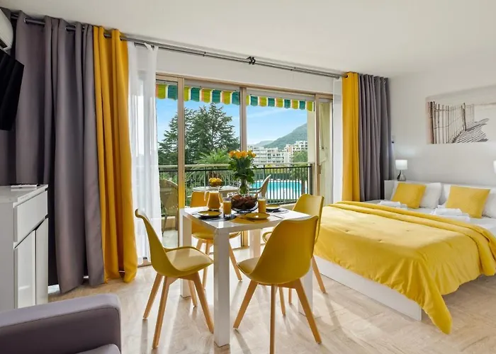 Cannes Marina アパートホテル 4*