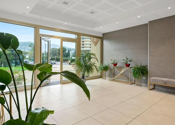 アパートホテル Cannes Marina 4*