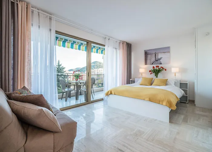 Cannes Marina アパートホテル 4*