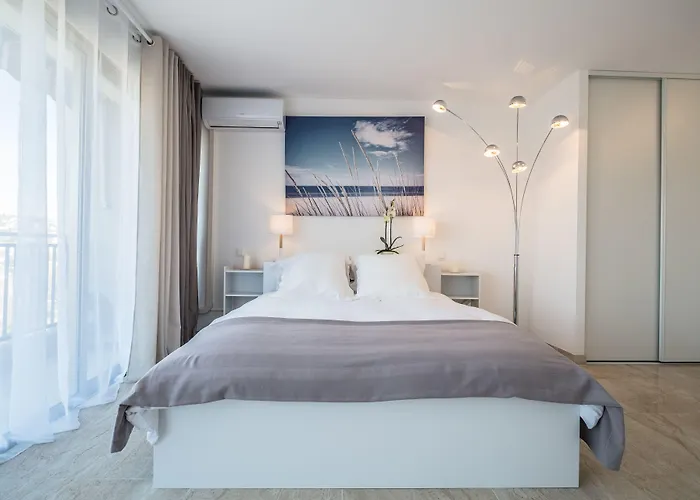 Cannes Marina アパートホテル Mandelieu