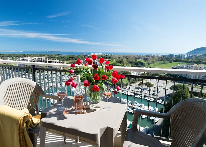 Cannes Marina 4*